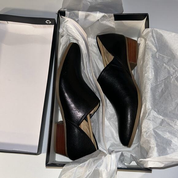 NIB Women's Naturalizer Carlyn Faux Leather Block Heel Booties 6 M - Picture 9 of 10